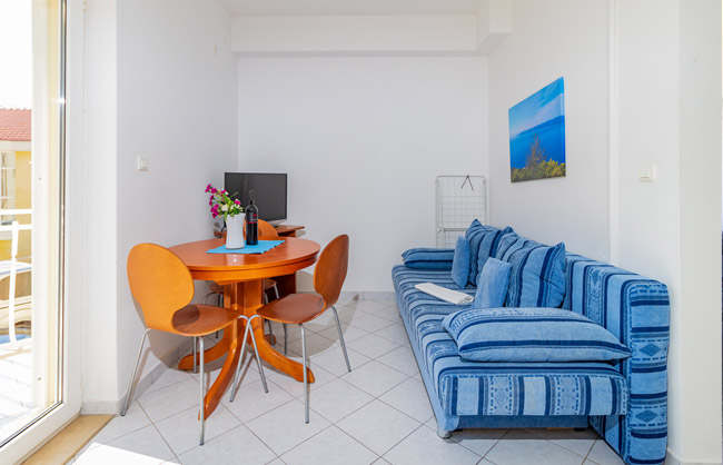 Living Room C1