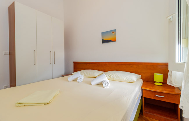 Bedroom B2